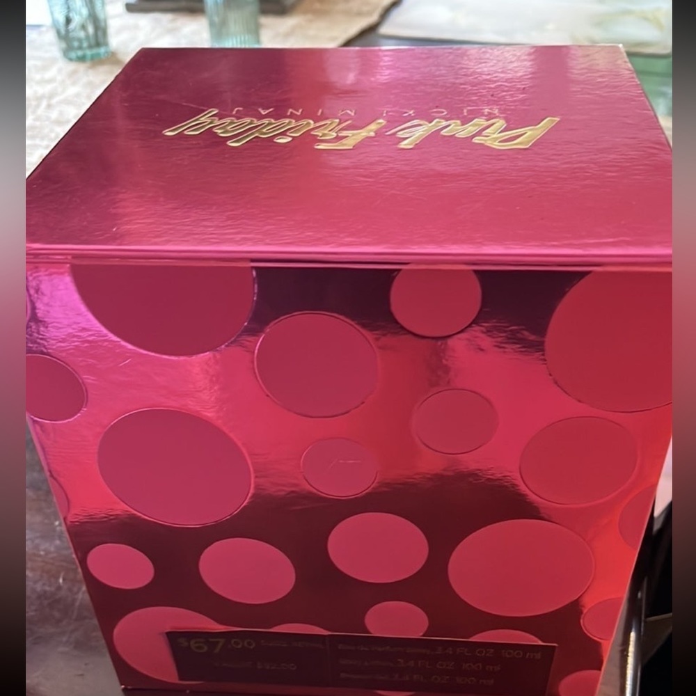 Pink Friday Nicki Minaj 3.4 oz Eau de Parfum Spray Body lotion & shower gel set - Picture 10 of 12